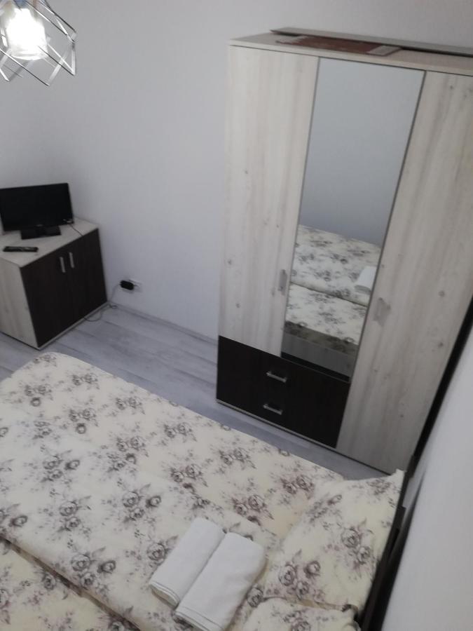 Apartament Brezoi Appartement Buitenkant foto